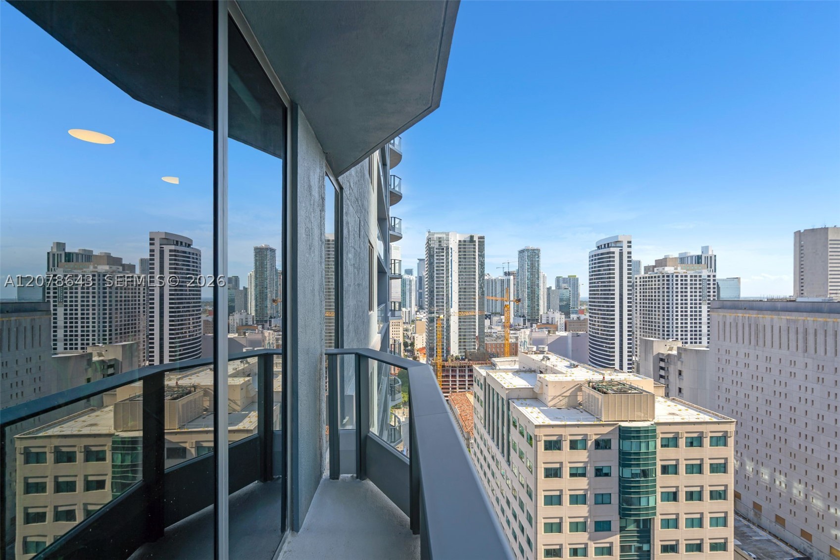 121 NE 5th St #2708 Miami, FL 33132