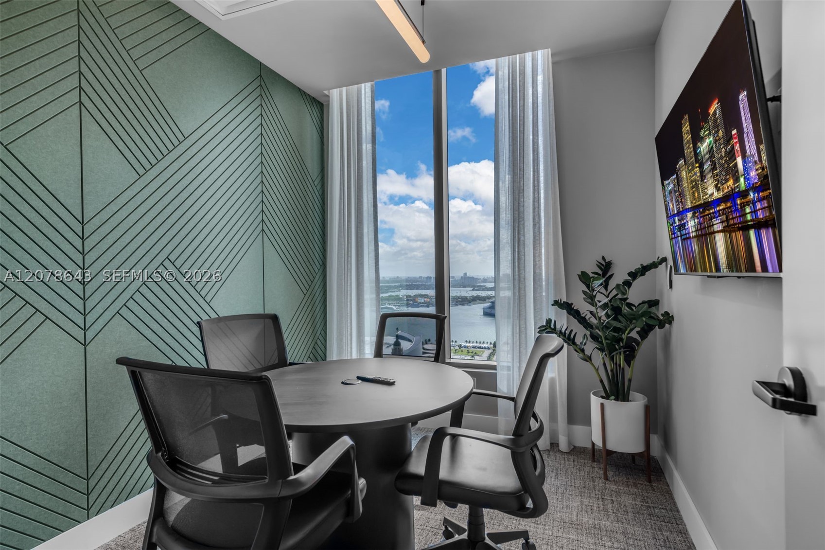 121 NE 5th St #2708 Miami, FL 33132
