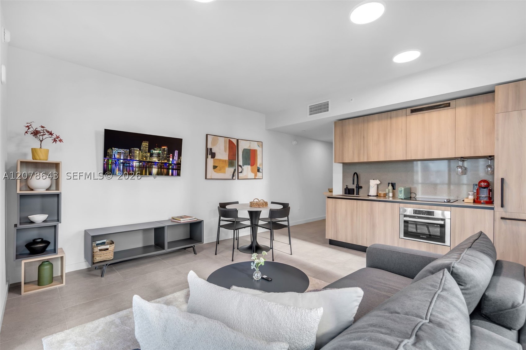 121 NE 5th St #2708 Miami, FL 33132