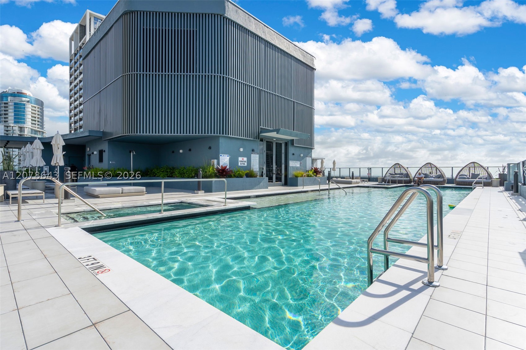 121 NE 5th St #2708 Miami, FL 33132