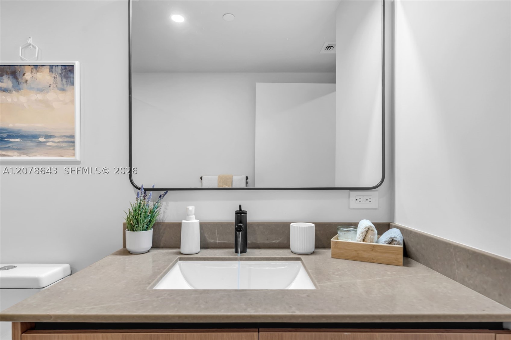 121 NE 5th St #2708 Miami, FL 33132