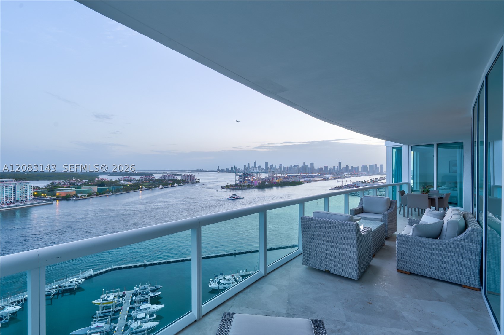 1000 S Pointe Dr #2202 Miami Beach, FL 33139
