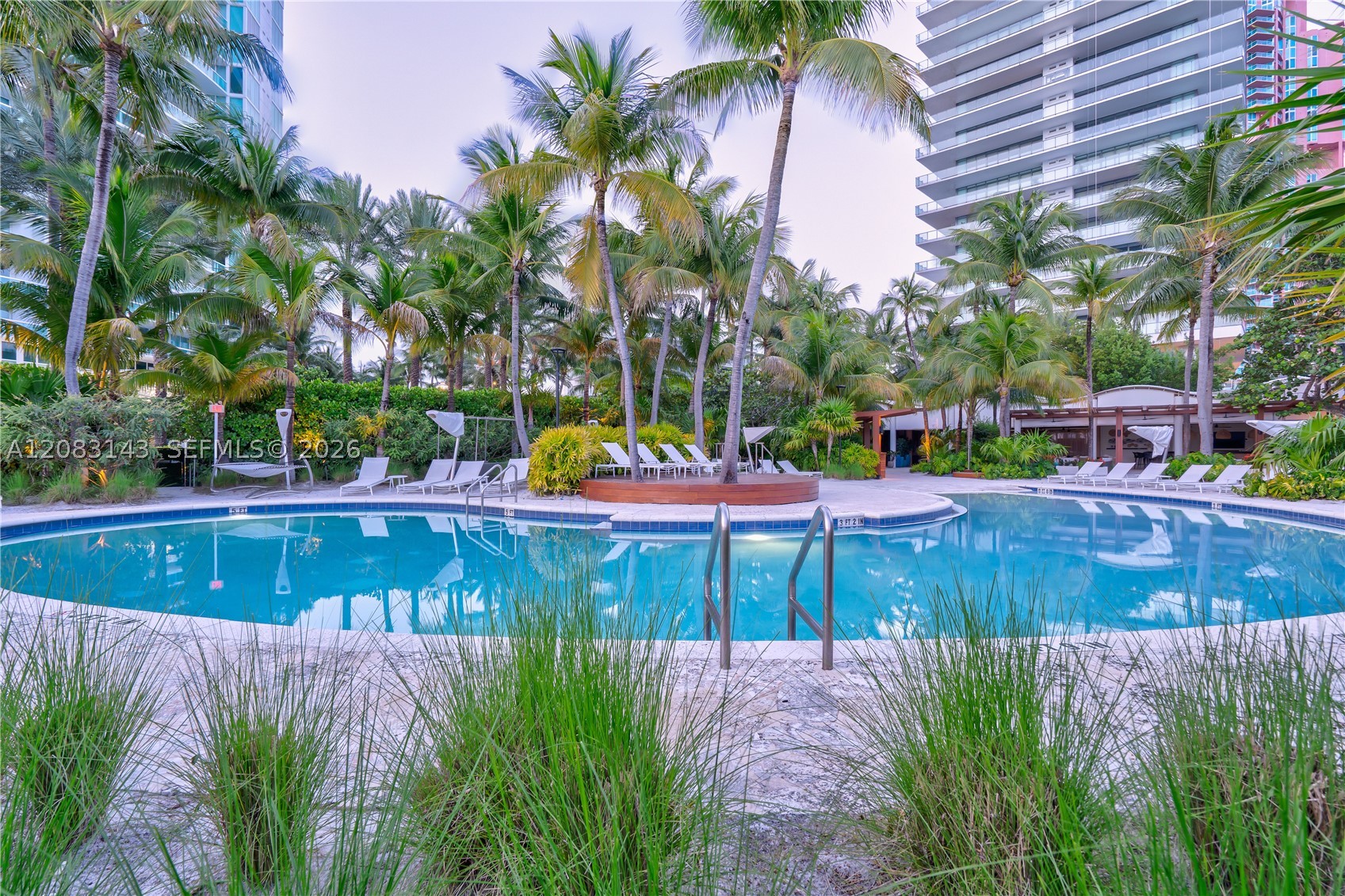 1000 S Pointe Dr #2202 Miami Beach, FL 33139