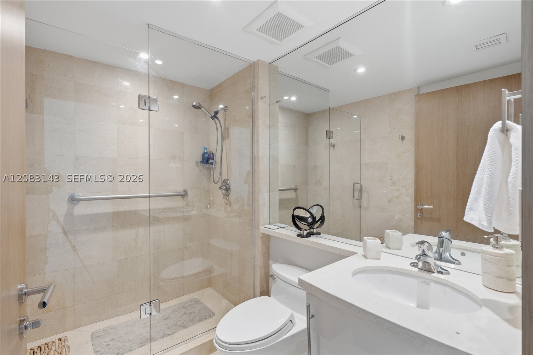1000 S Pointe Dr #2202 Miami Beach, FL 33139