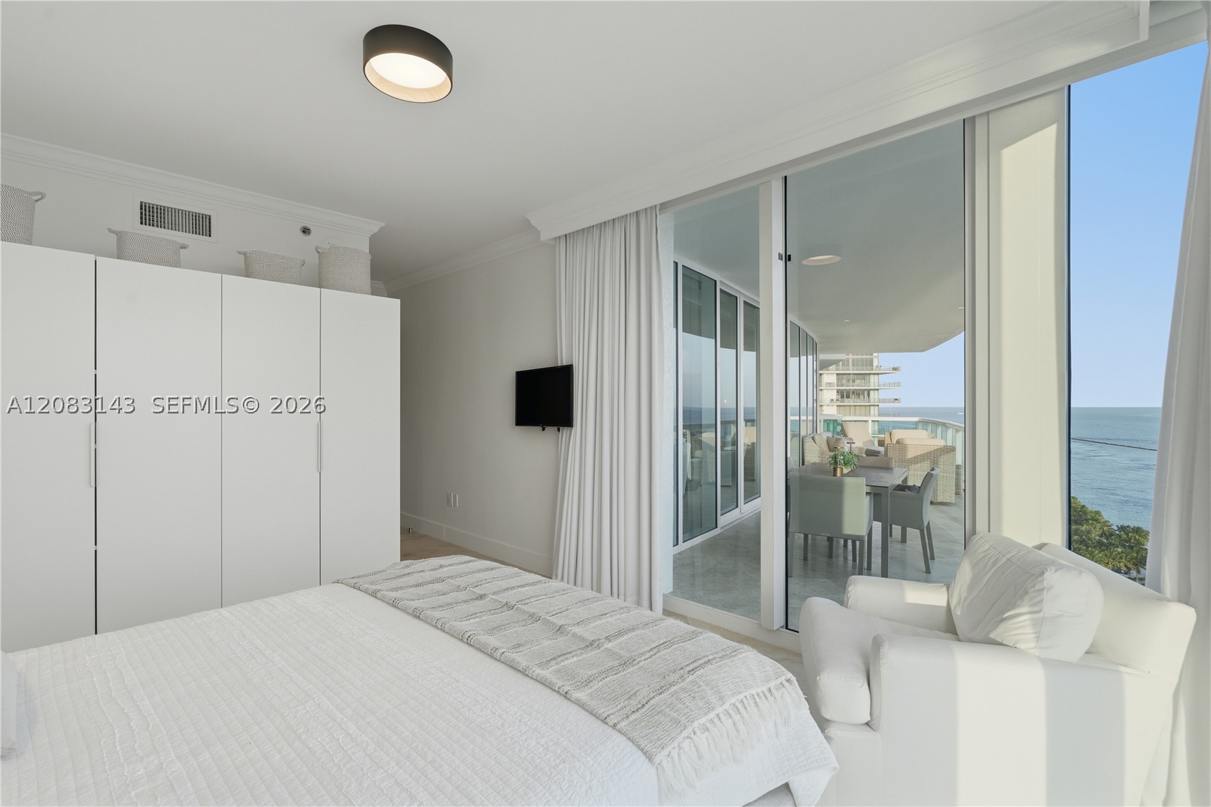 1000 S Pointe Dr #2202 Miami Beach, FL 33139