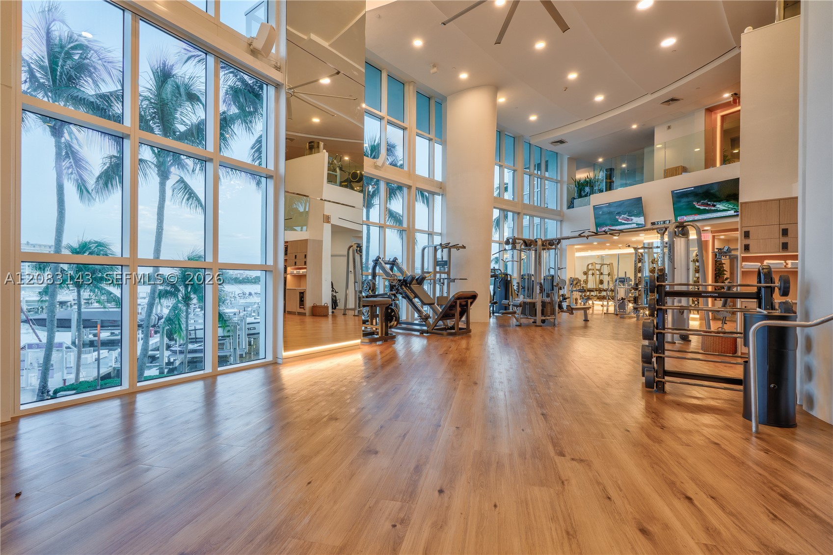1000 S Pointe Dr #2202 Miami Beach, FL 33139