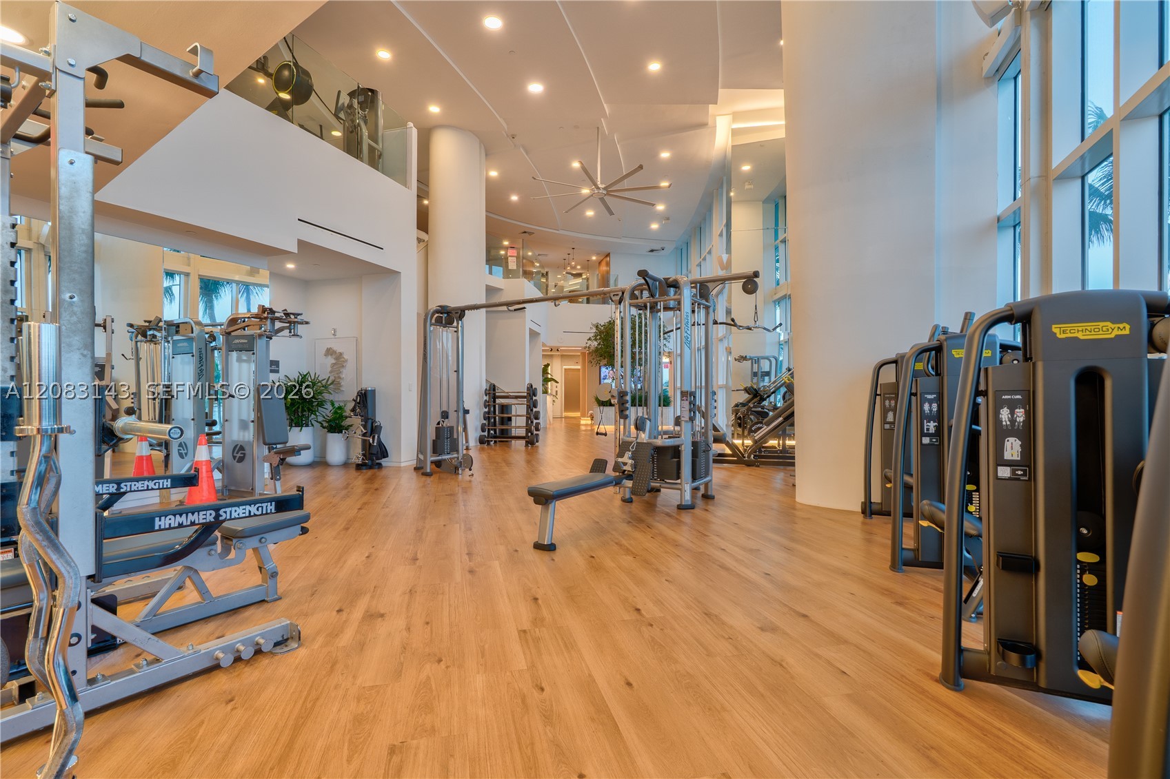 1000 S Pointe Dr #2202 Miami Beach, FL 33139