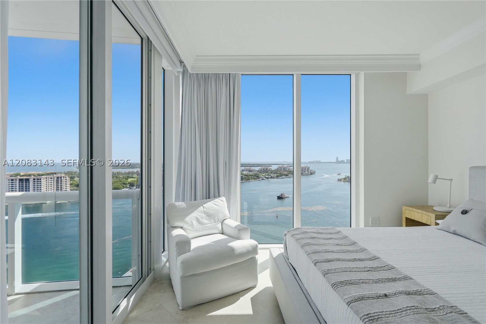1000 S Pointe Dr #2202 Miami Beach, FL 33139
