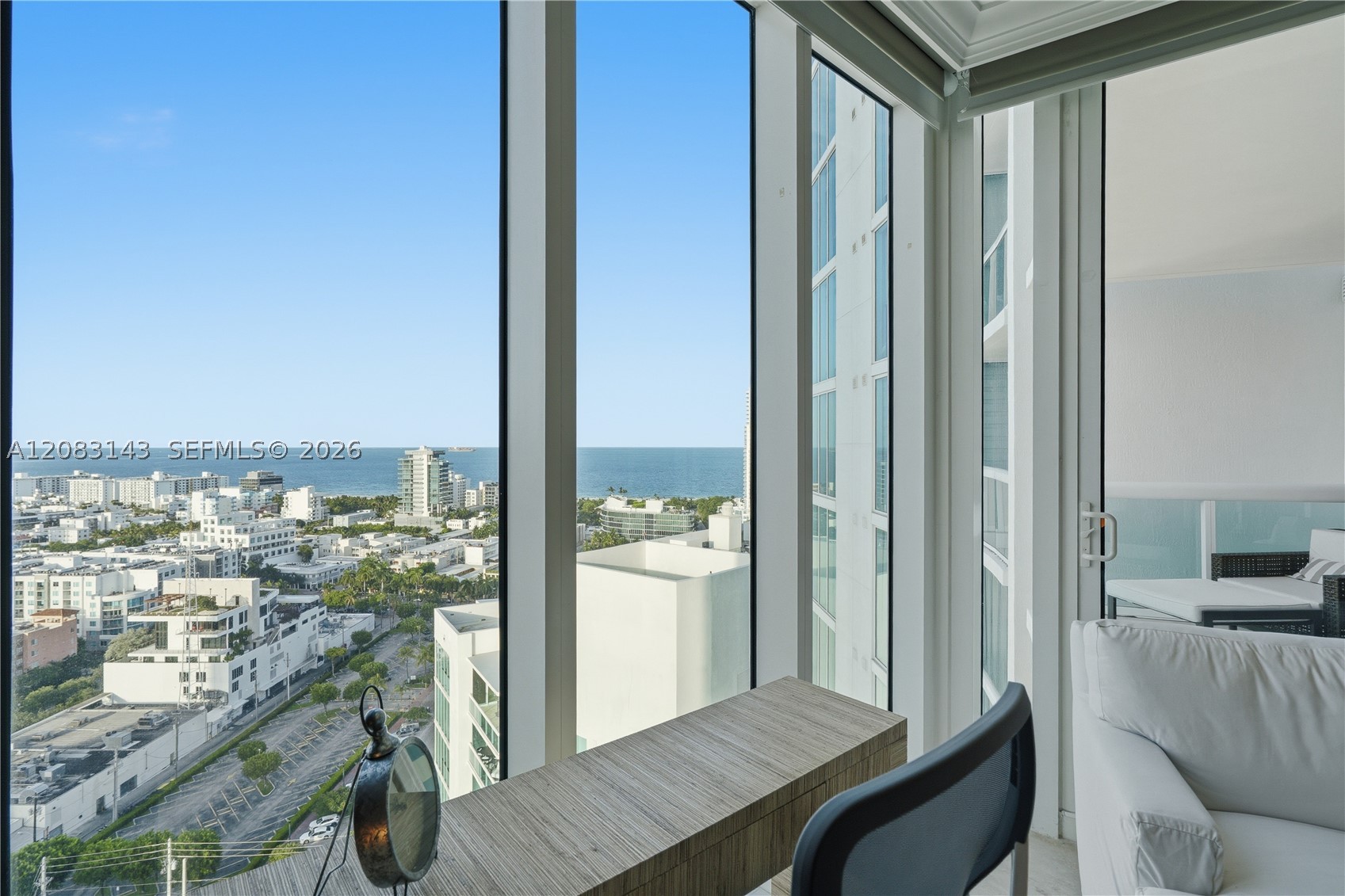 1000 S Pointe Dr #2202 Miami Beach, FL 33139