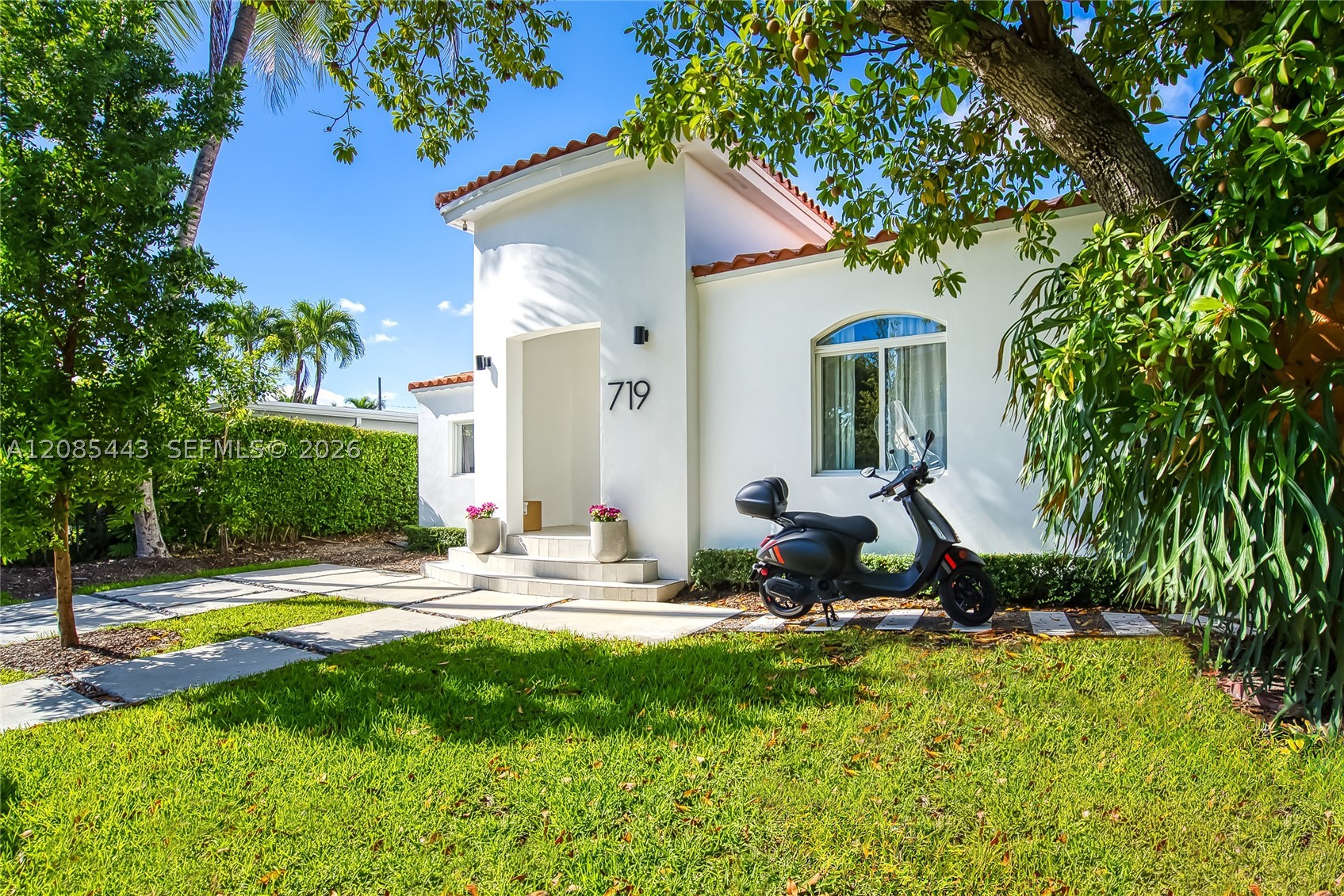 719 W 51st St Miami Beach, FL 33140