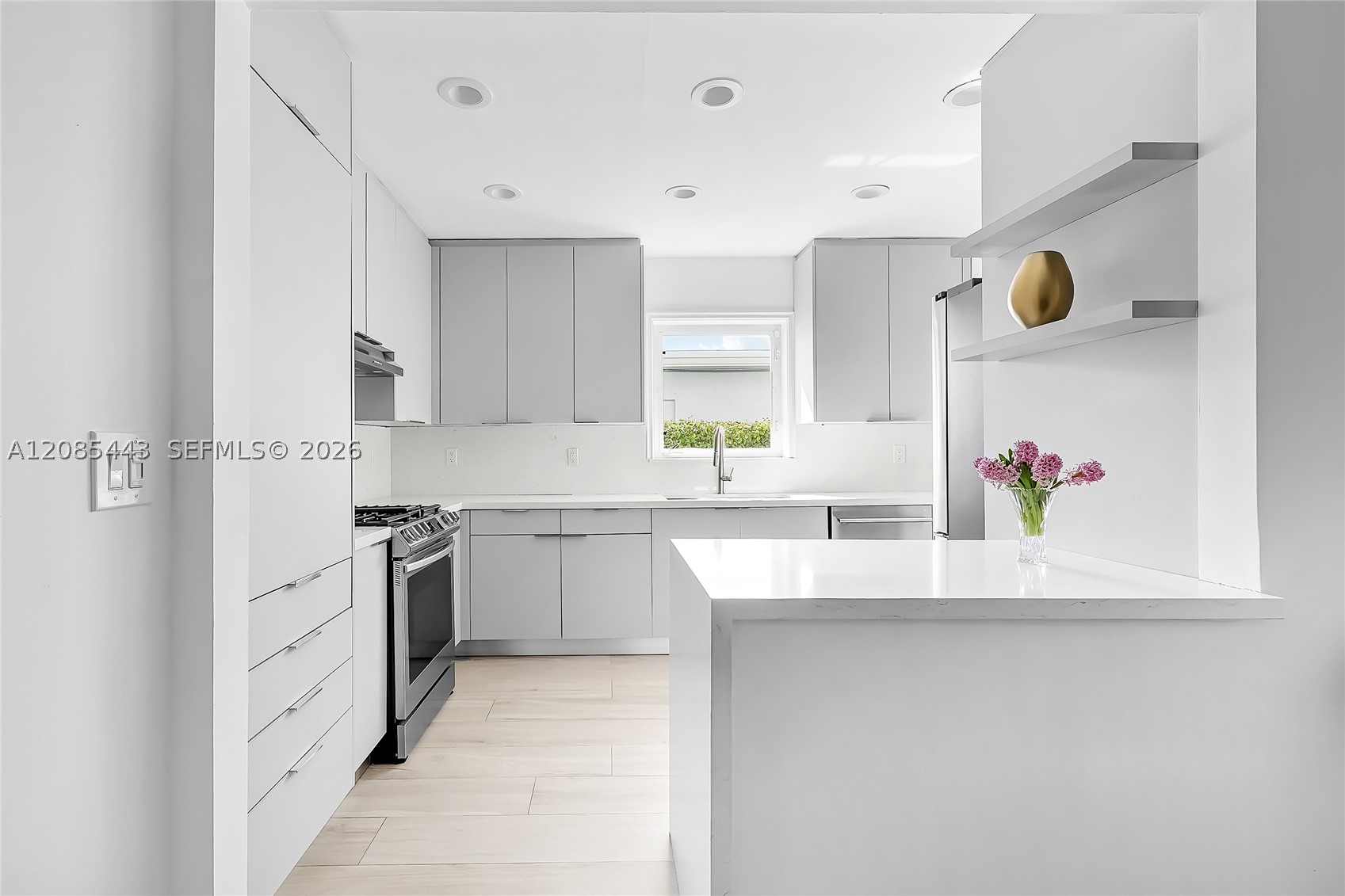 719 W 51st St Miami Beach, FL 33140