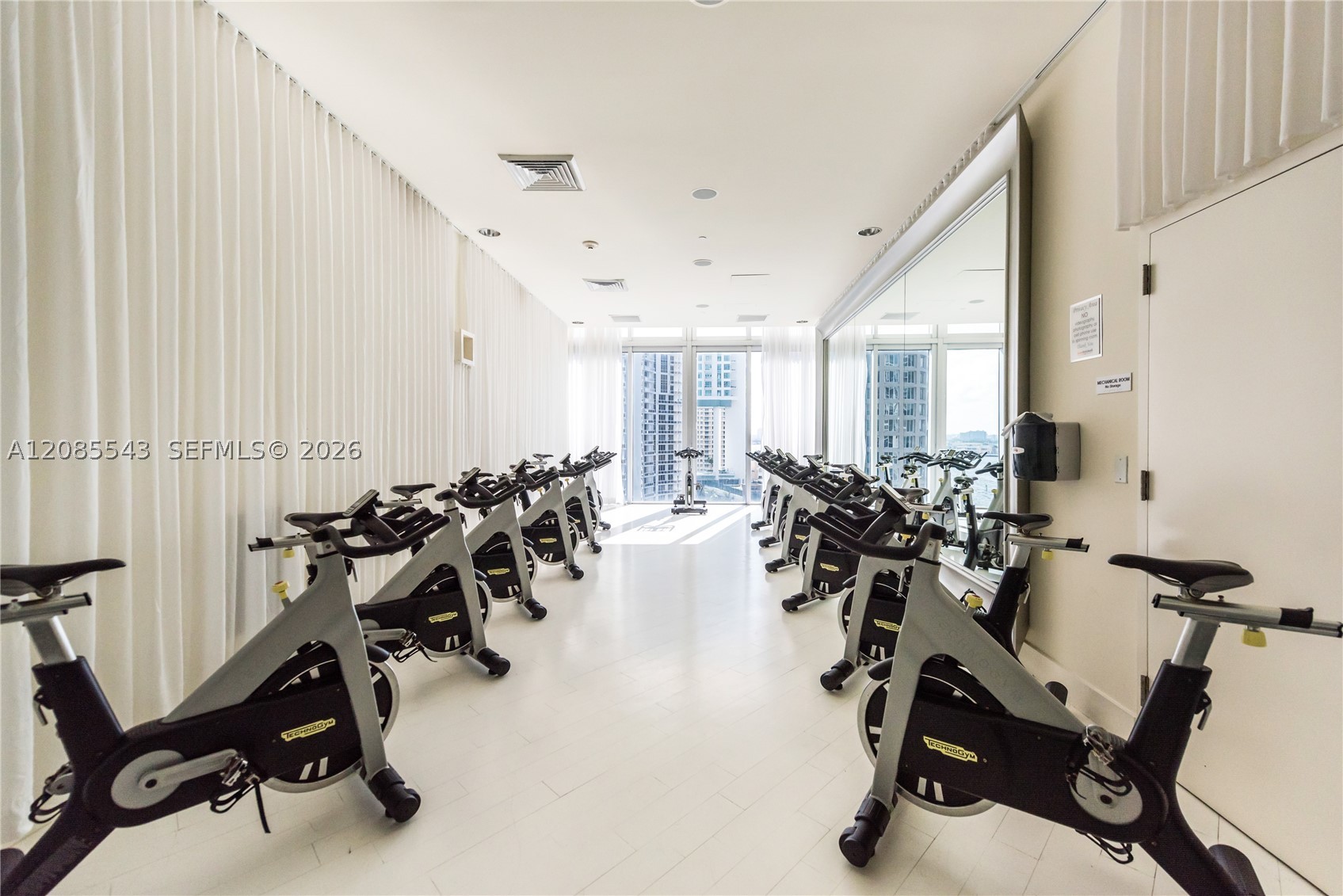 image Icon Brickell III (W Miami)24