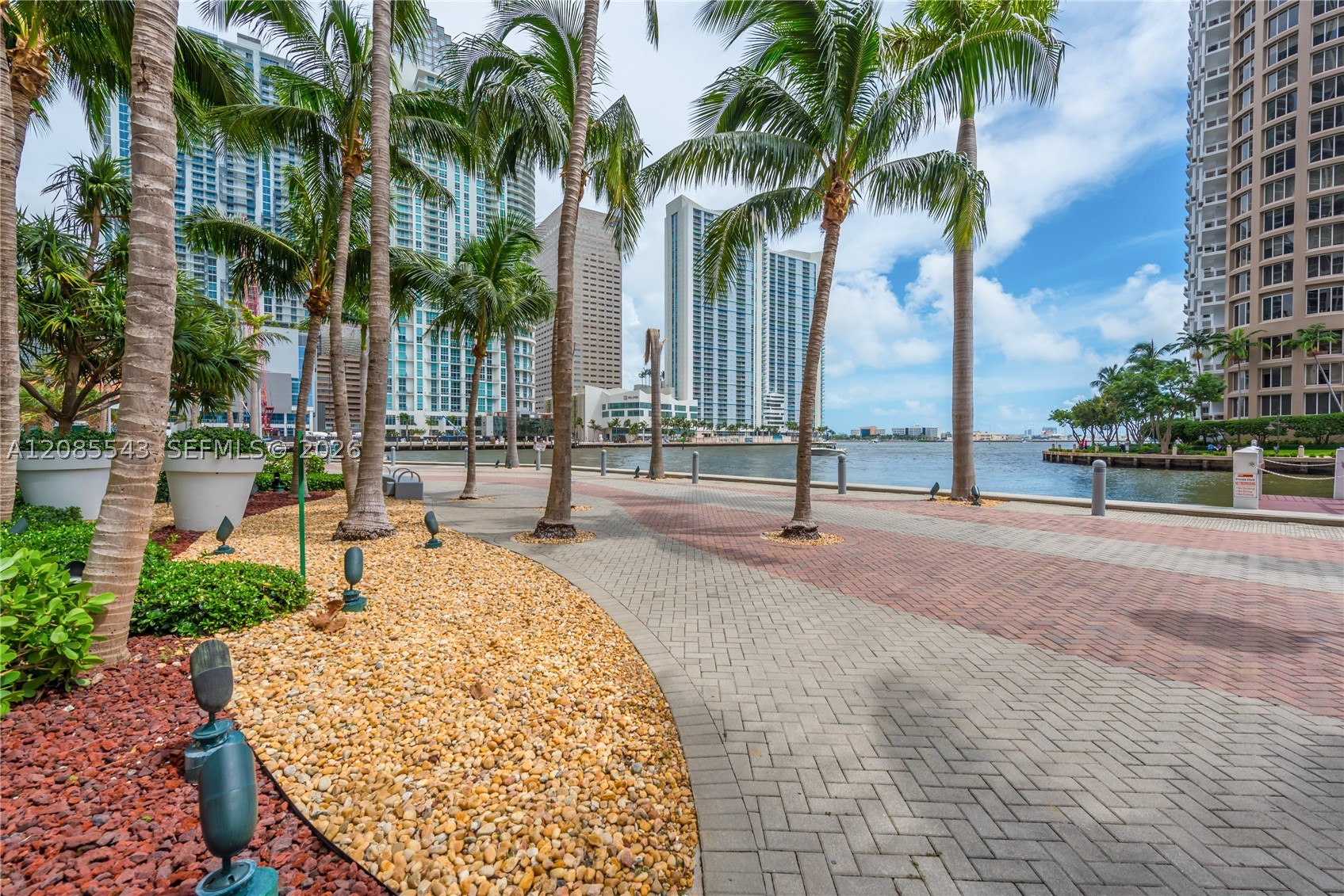 image Icon Brickell III (W Miami)36