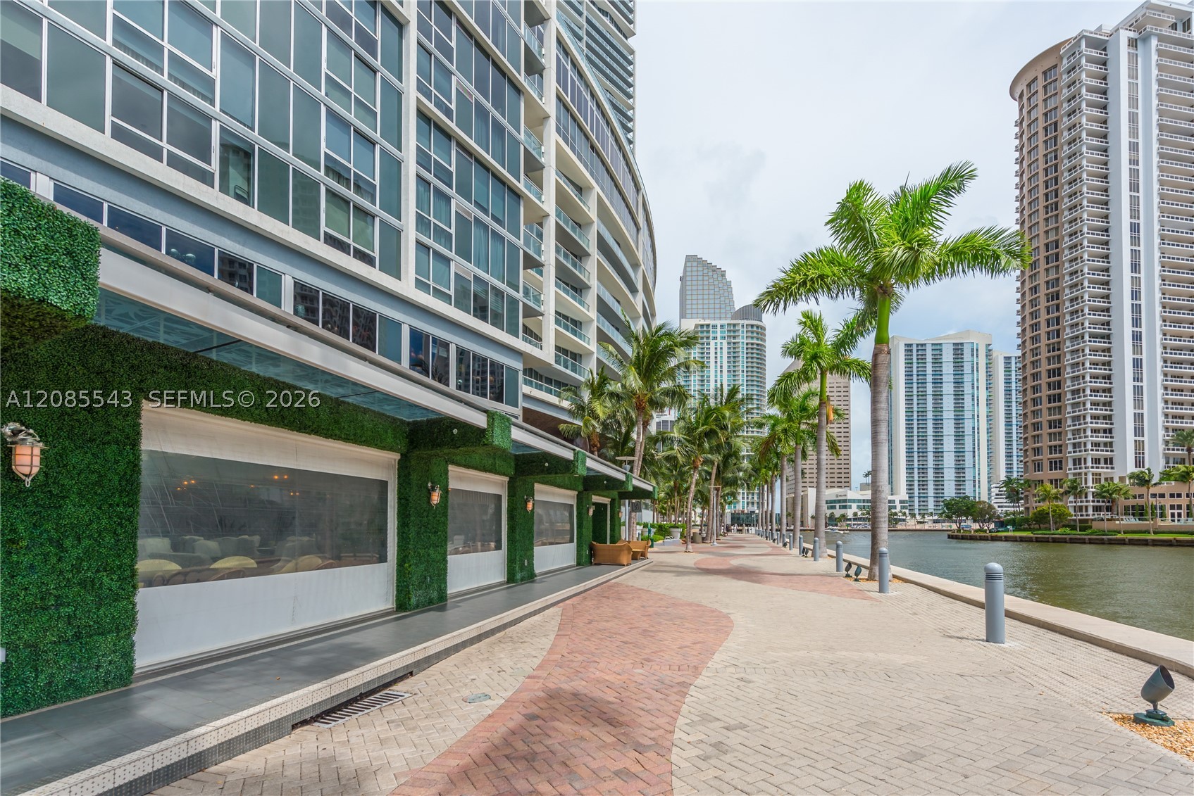 image Icon Brickell III (W Miami)38