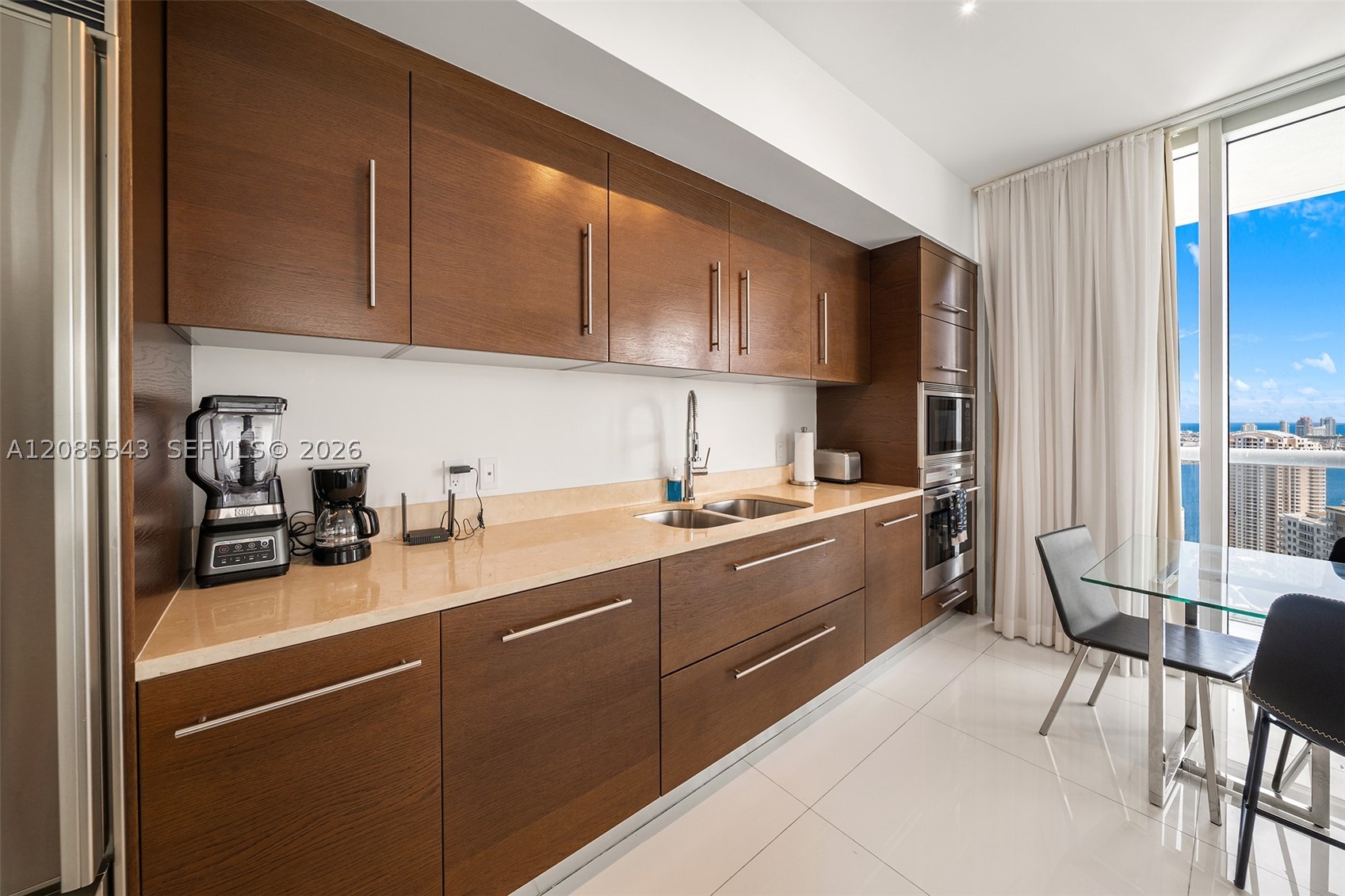 image Icon Brickell III (W Miami)3