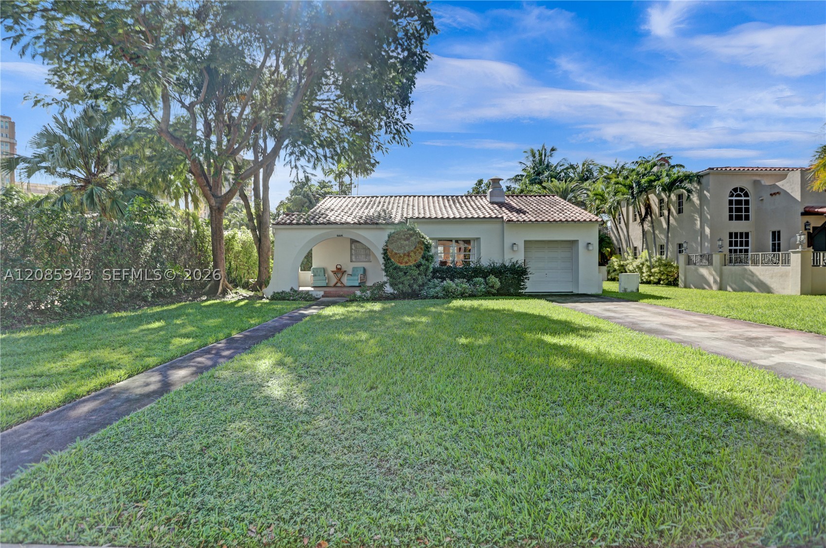 2214 Segovia Cir
