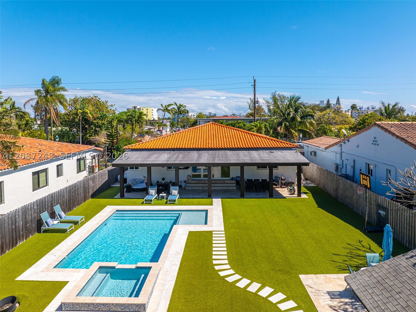 7940 Hawthorne Ave Miami Beach, FL 33141