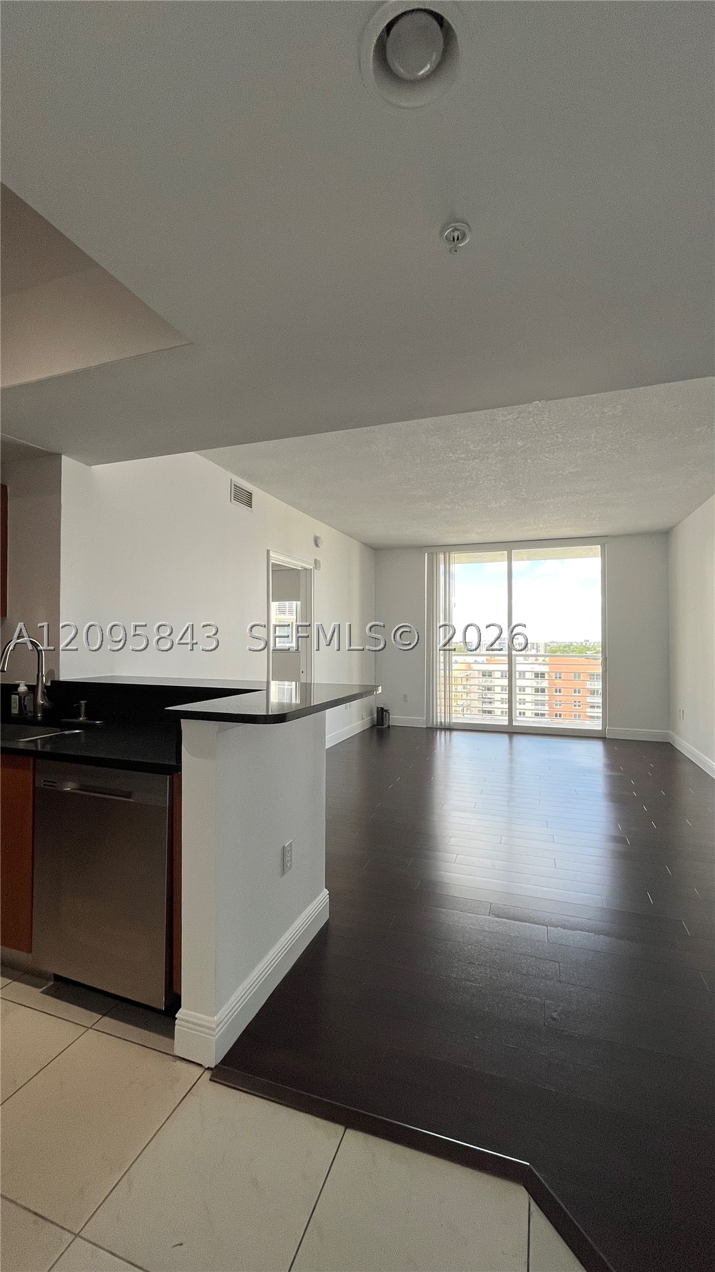 image The Venture at Aventura9
