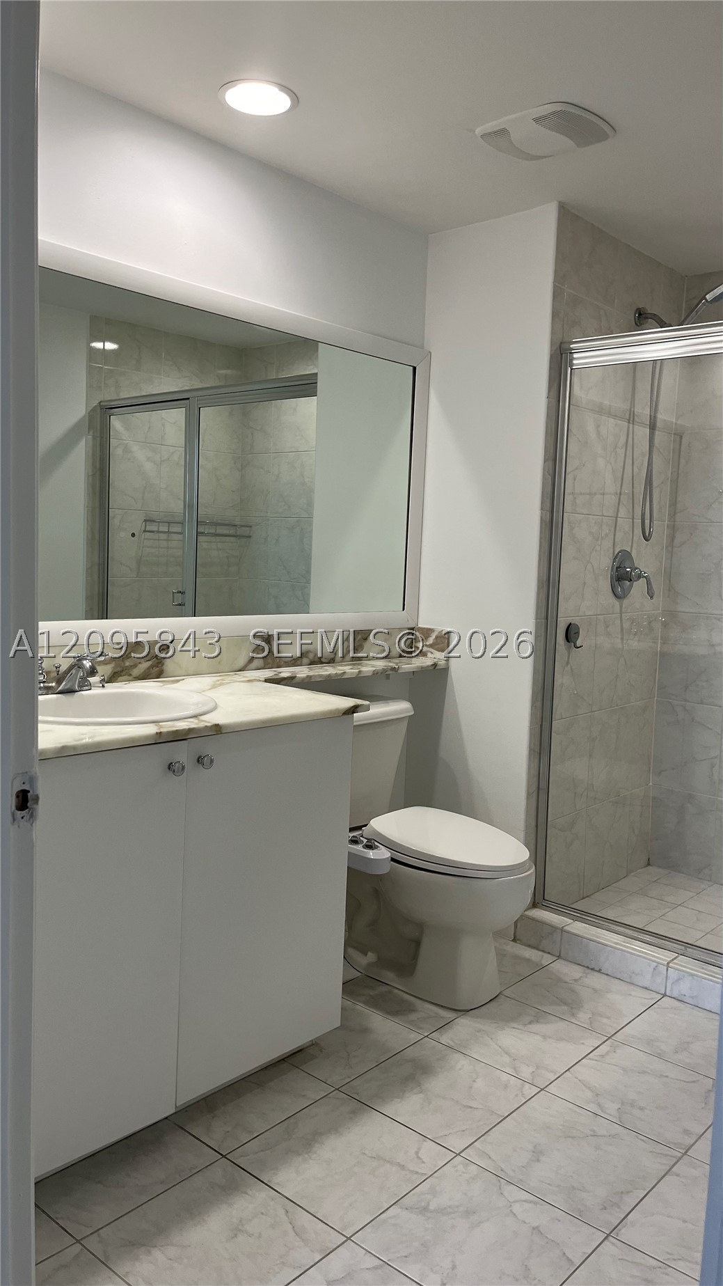 image The Venture at Aventura26