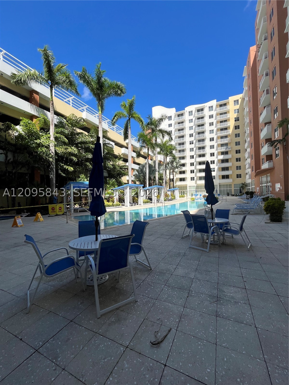 image The Venture at Aventura32