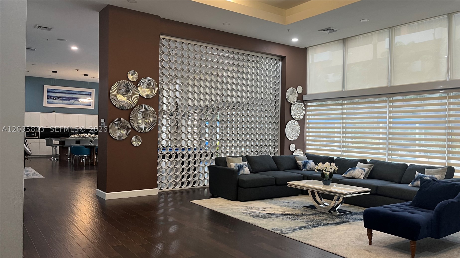 image The Venture at Aventura36