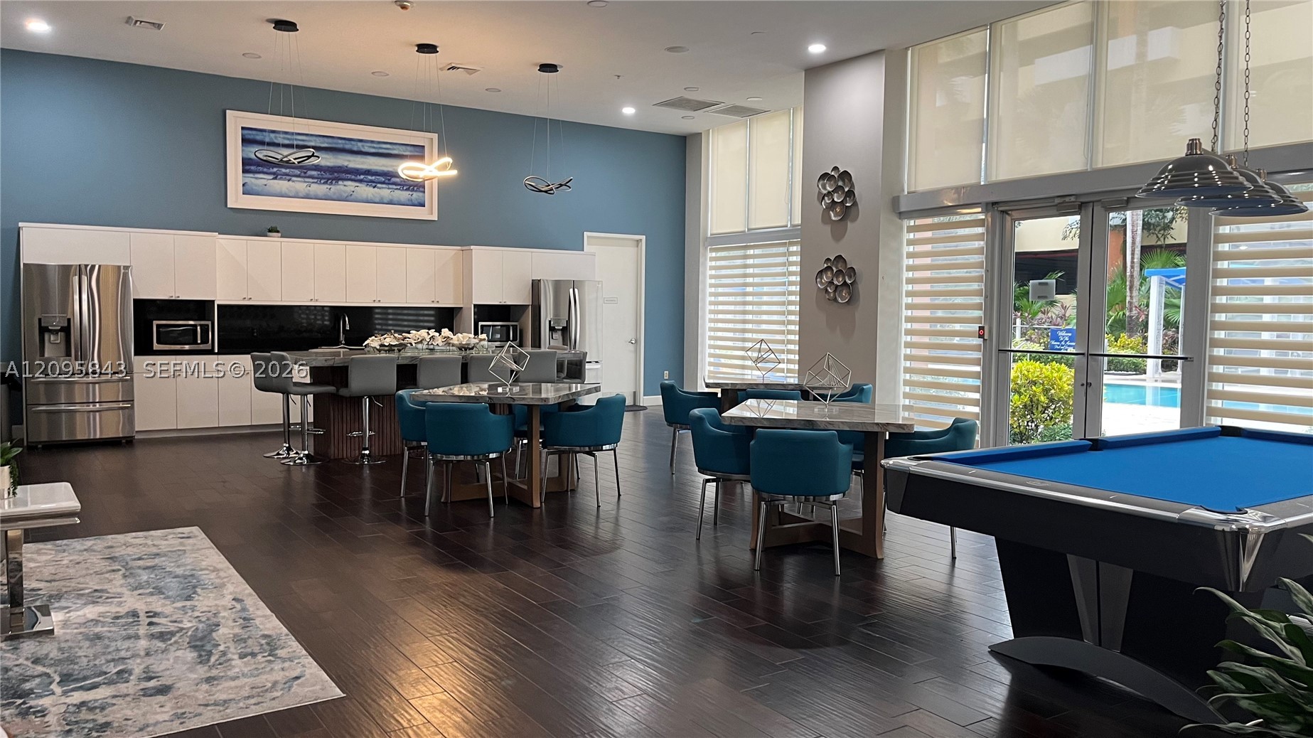 image The Venture at Aventura37