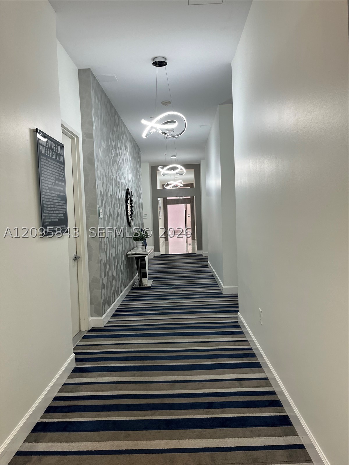image The Venture at Aventura3