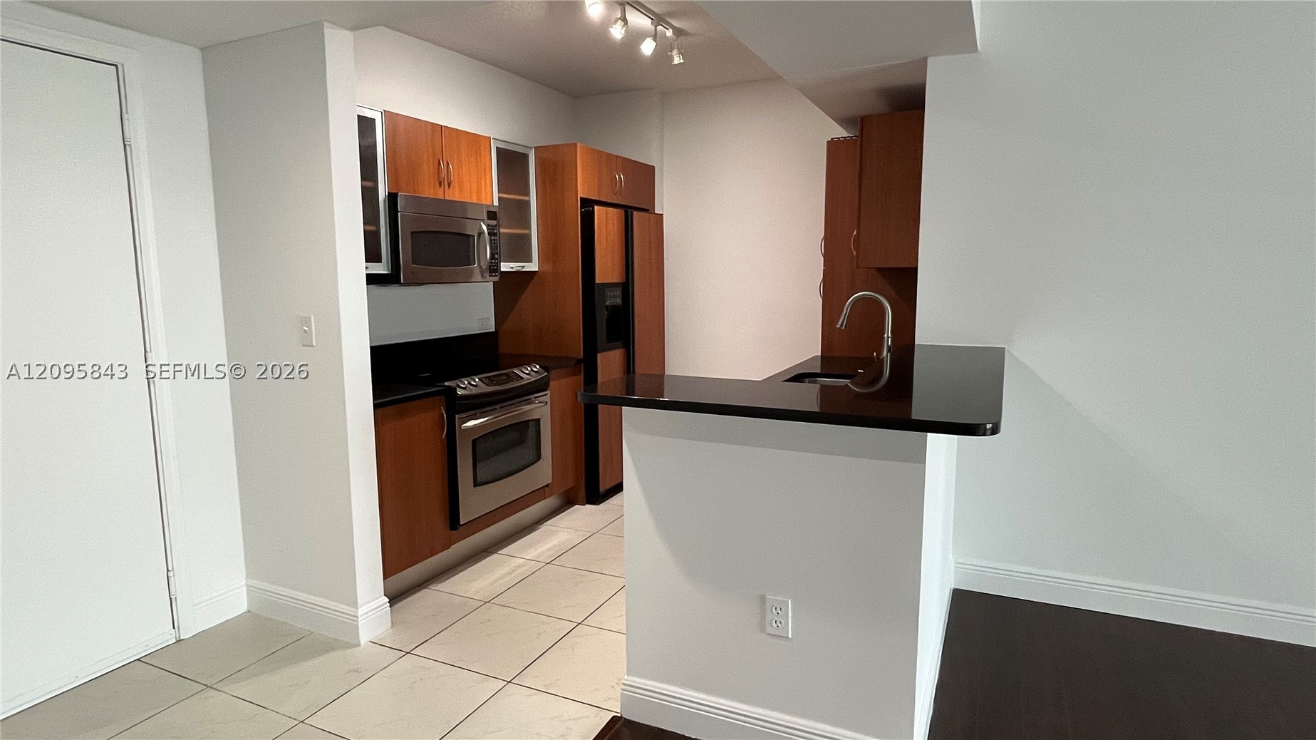 image The Venture at Aventura5