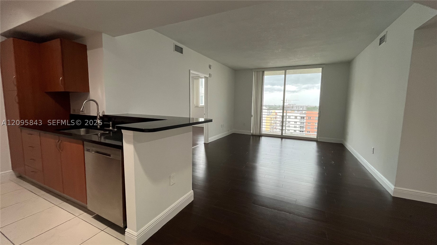 image The Venture at Aventura8