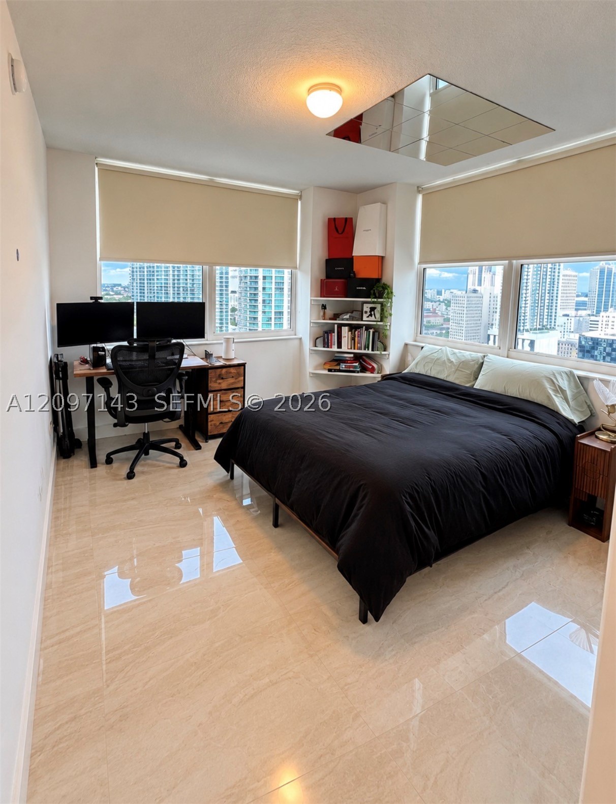 image Brickell on the River North13