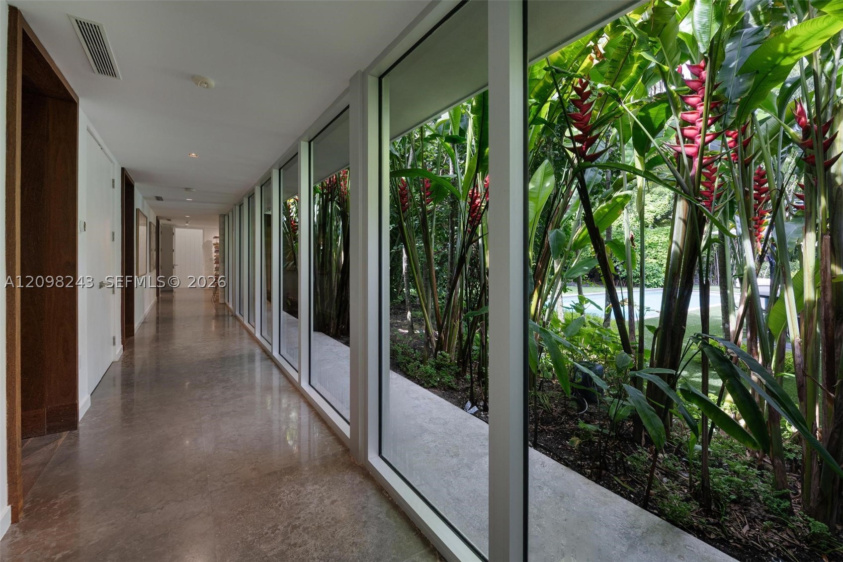 6080 SW 102nd St Pinecrest, FL 33156