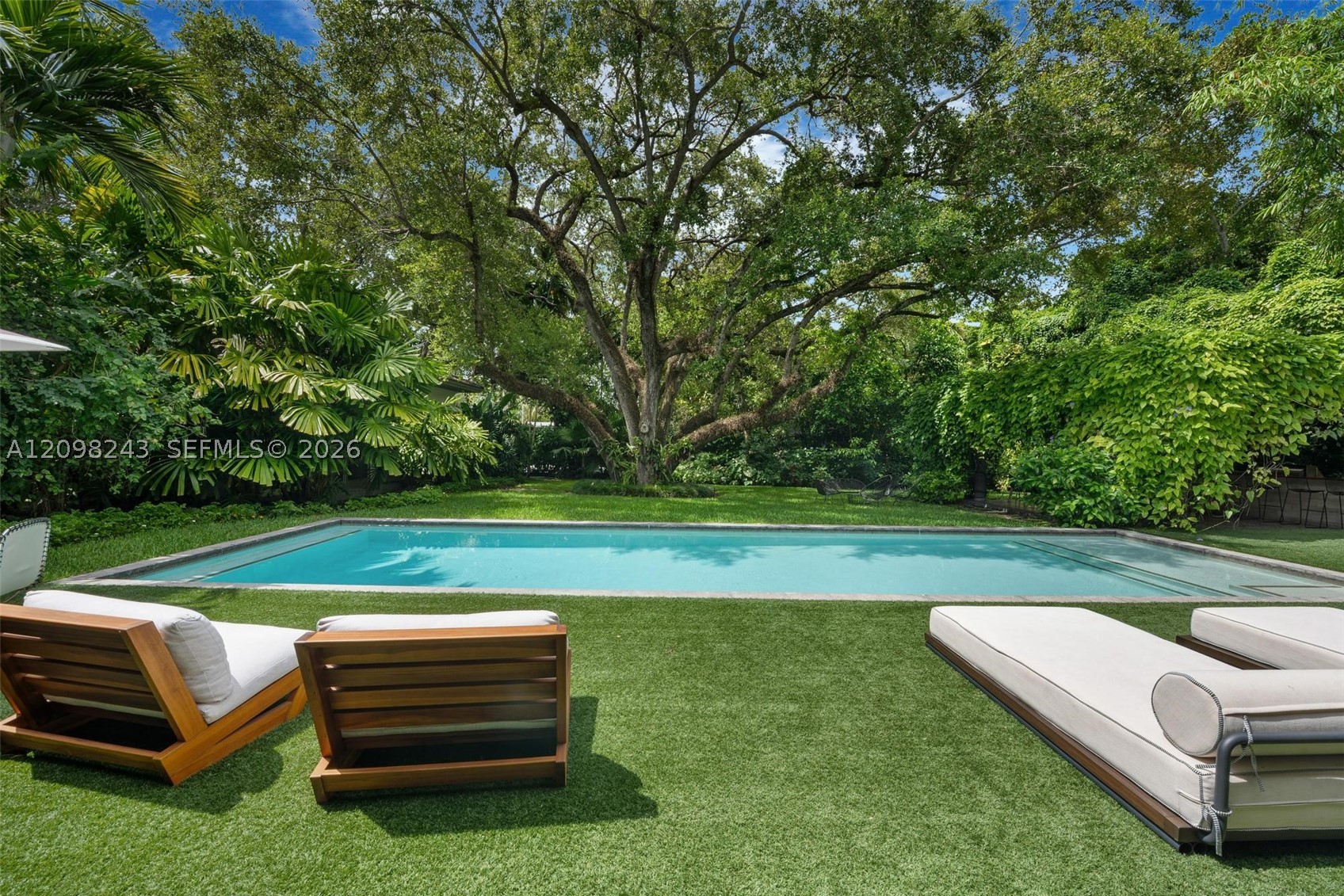 6080 SW 102nd St Pinecrest, FL 33156