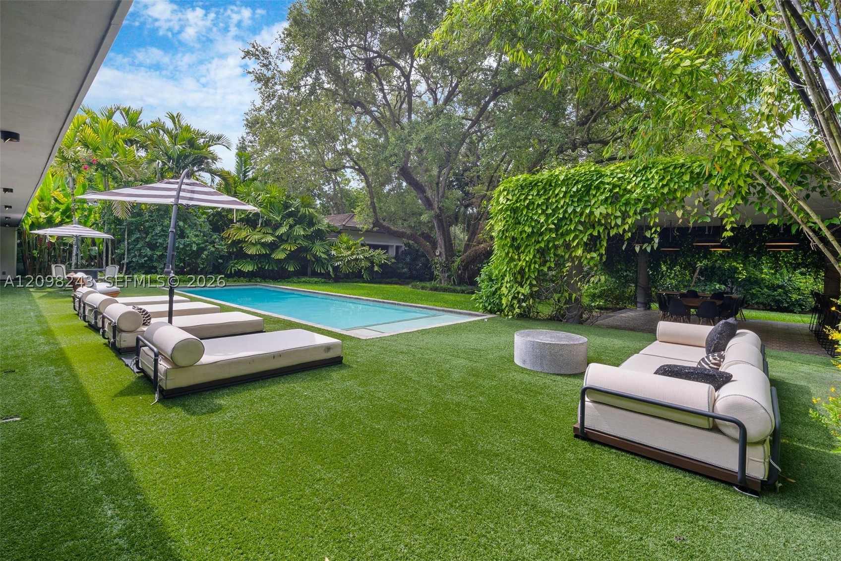 6080 SW 102nd St Pinecrest, FL 33156