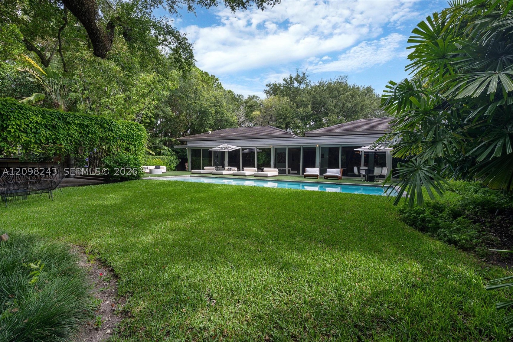 6080 SW 102nd St Pinecrest, FL 33156