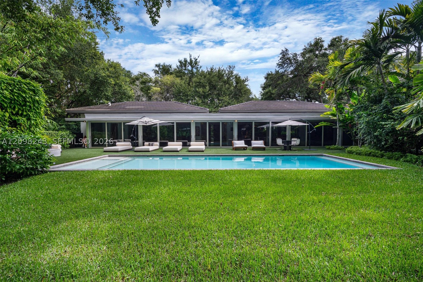 6080 SW 102nd St Pinecrest, FL 33156