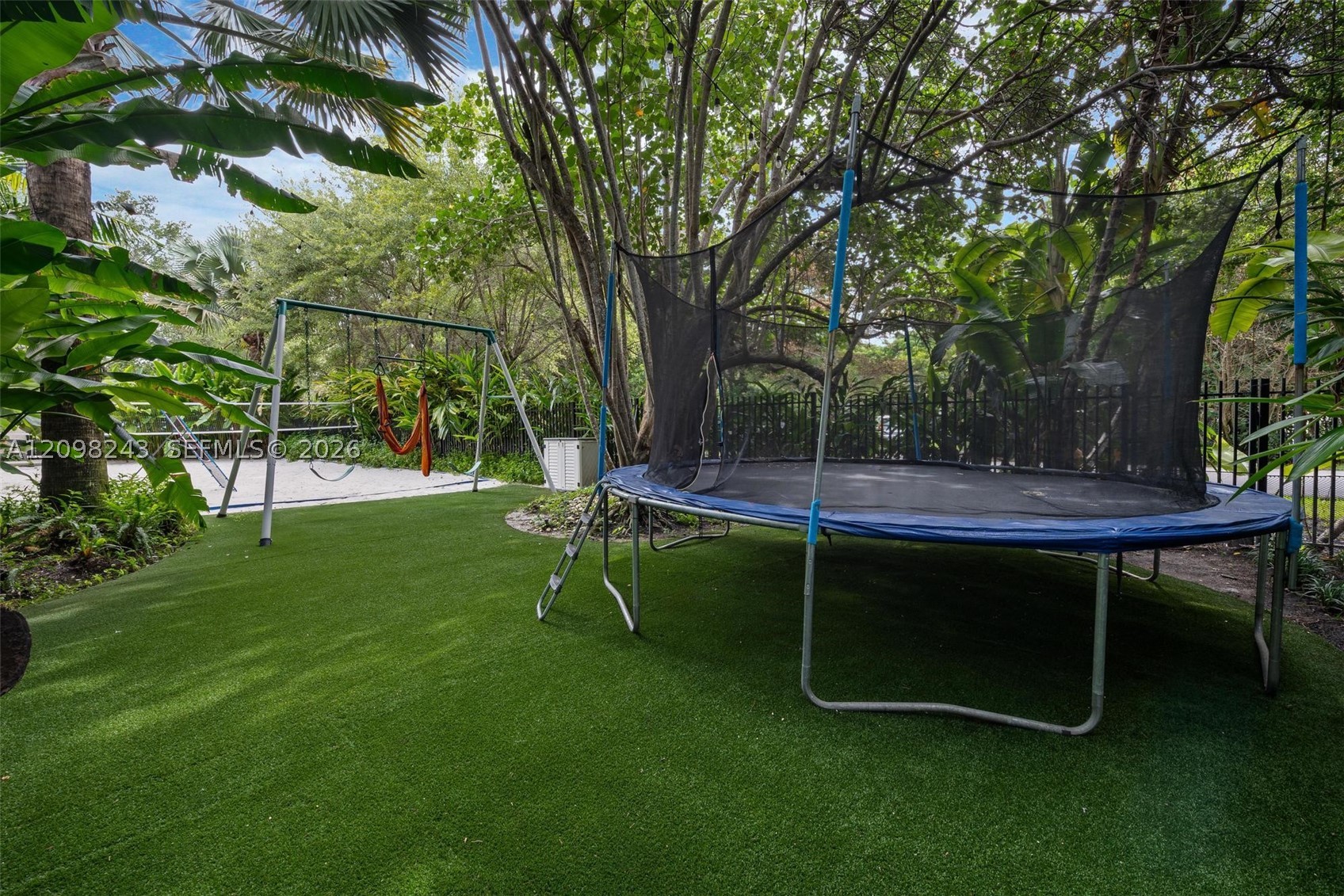6080 SW 102nd St Pinecrest, FL 33156