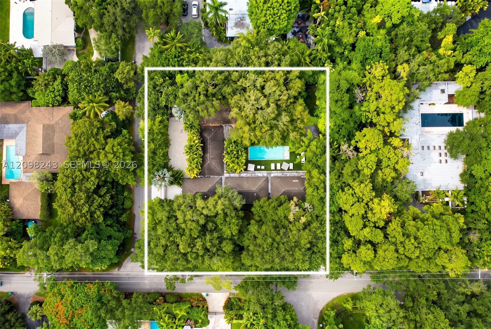 6080 SW 102nd St Pinecrest, FL 33156