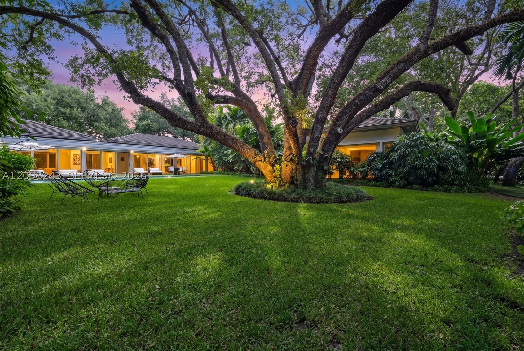 6080 SW 102nd St Pinecrest, FL 33156