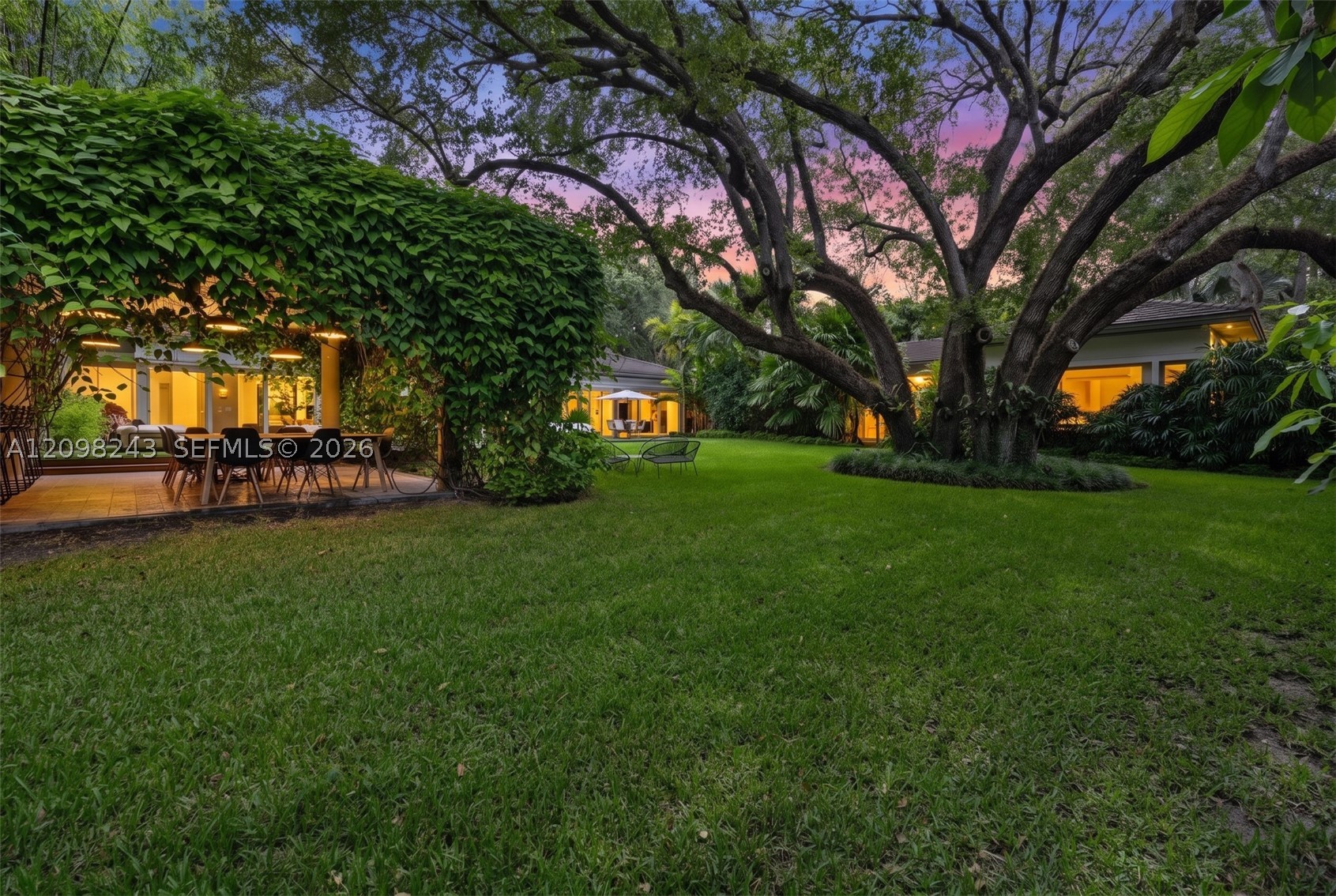 6080 SW 102nd St Pinecrest, FL 33156