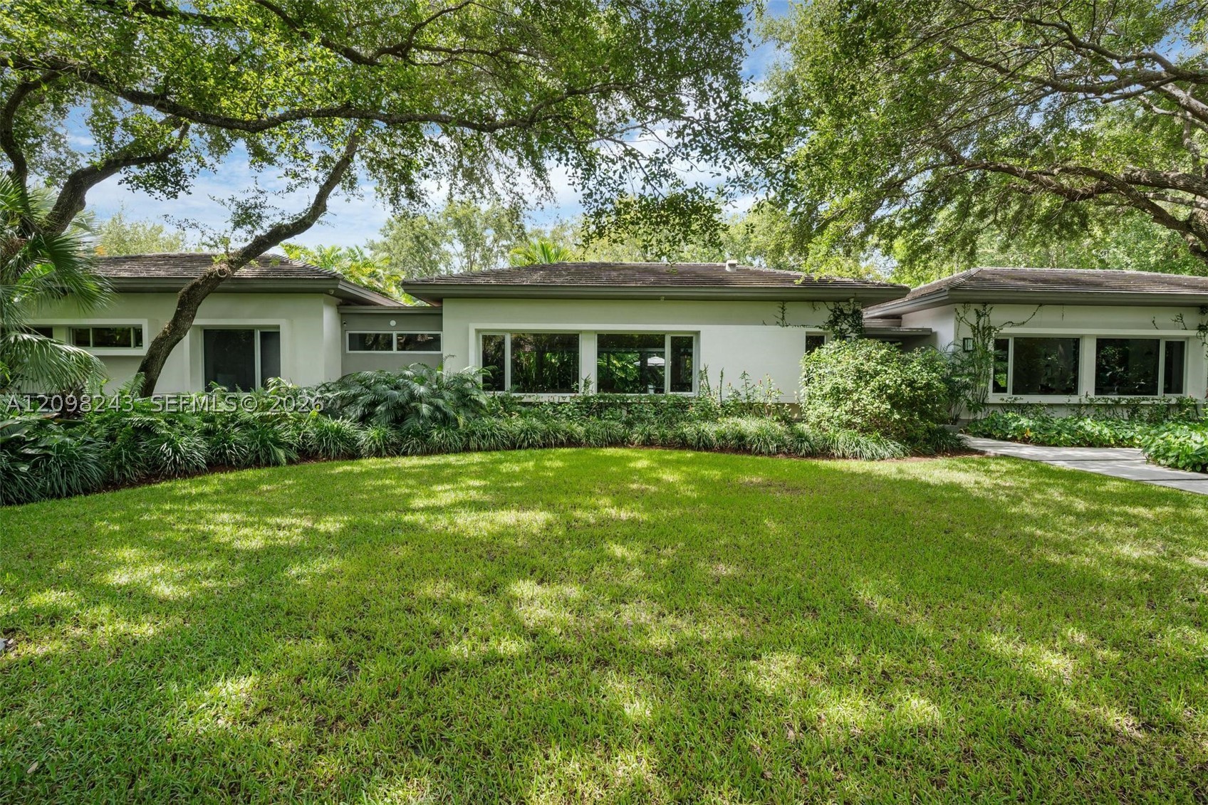 6080 SW 102nd St Pinecrest, FL 33156