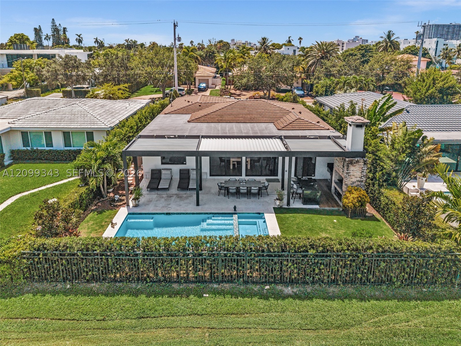 797 S Shore Dr Miami Beach, FL 33141