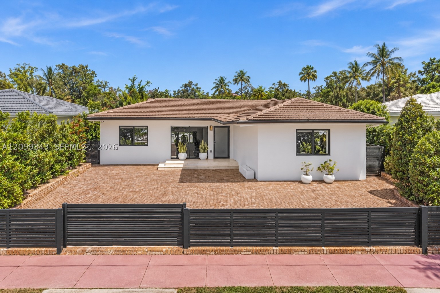 797 S Shore Dr Miami Beach, FL 33141