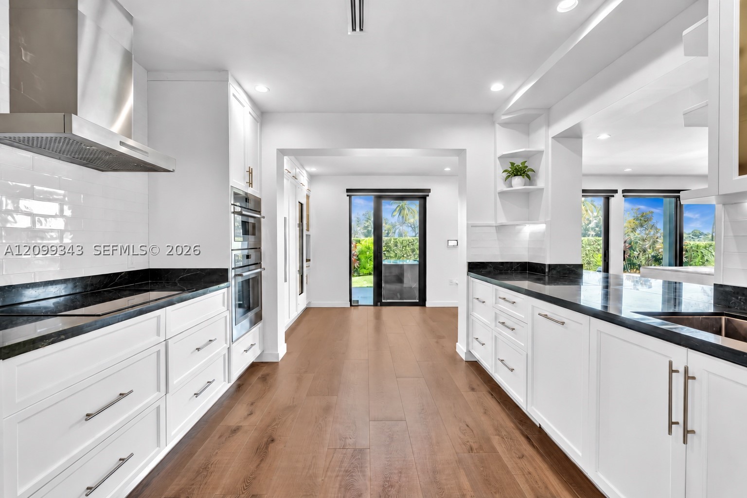 797 S Shore Dr Miami Beach, FL 33141