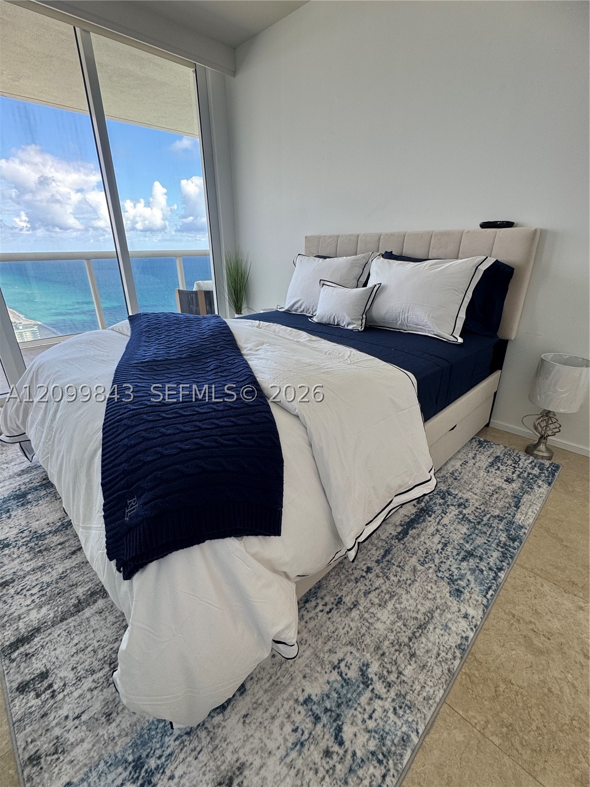 image Beach Club 210