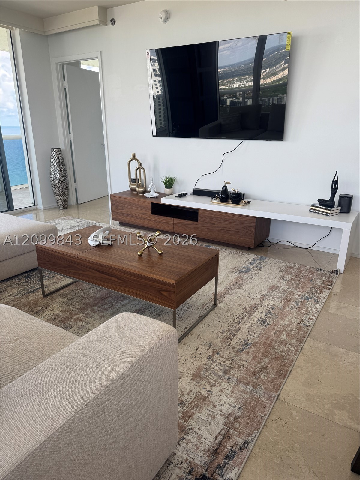 image Beach Club 214