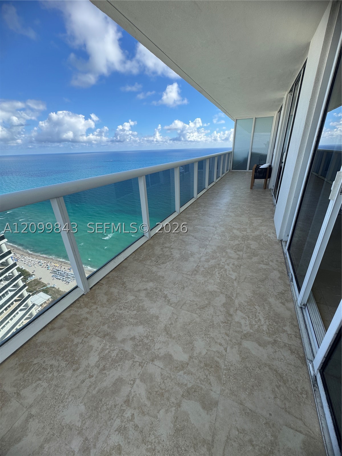 image Beach Club 222