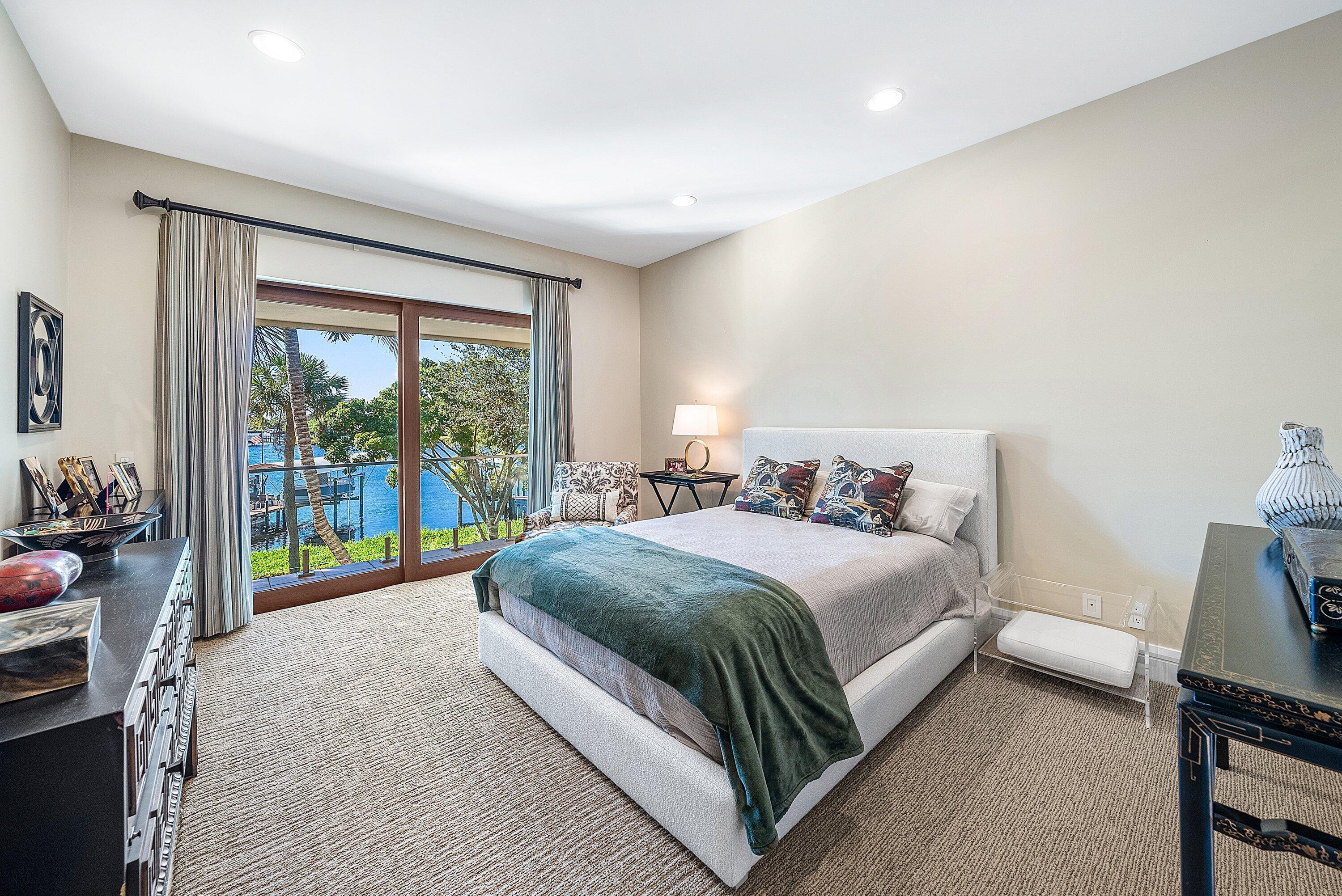 18163 SE Ridgeview Tequesta, FL 33469