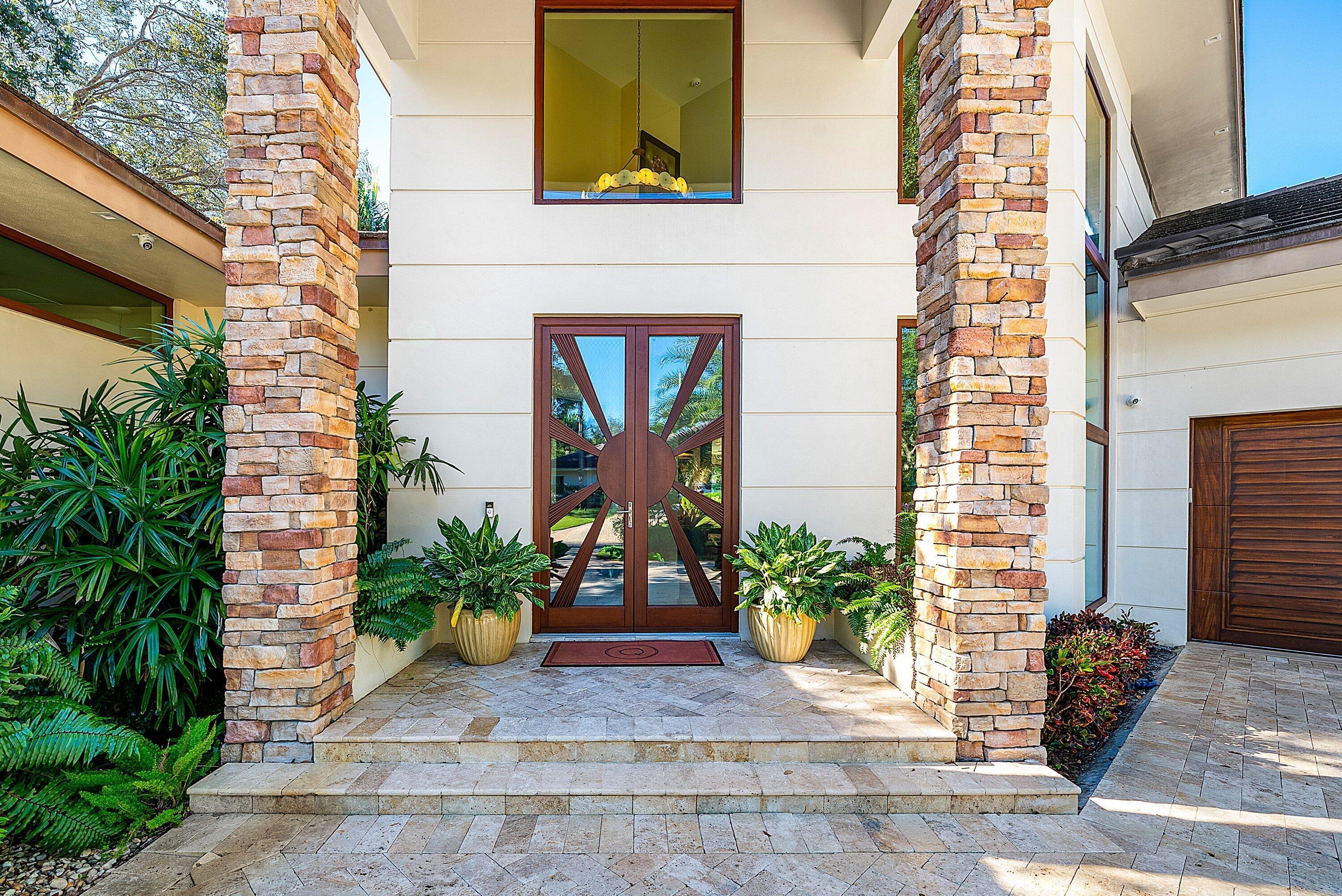 18163 SE Ridgeview Tequesta, FL 33469