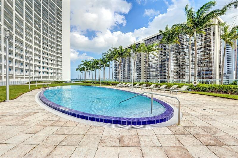 image Blue on the Bay4