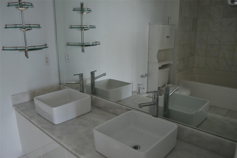 image Blue on the Bay8